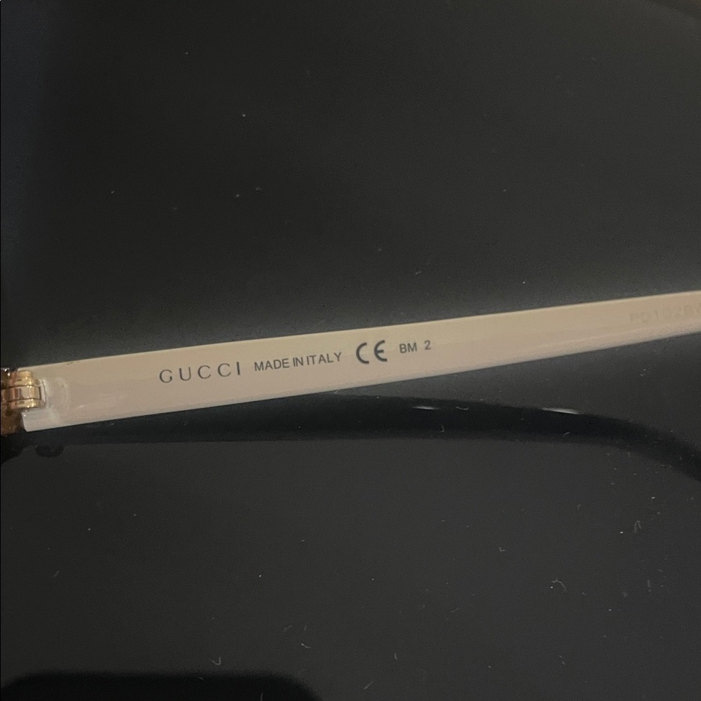 Gucci, BM2, Olive Green Made In Italy Sunglasses GG 3632/S. Like New Condition - Picture 10 of 14